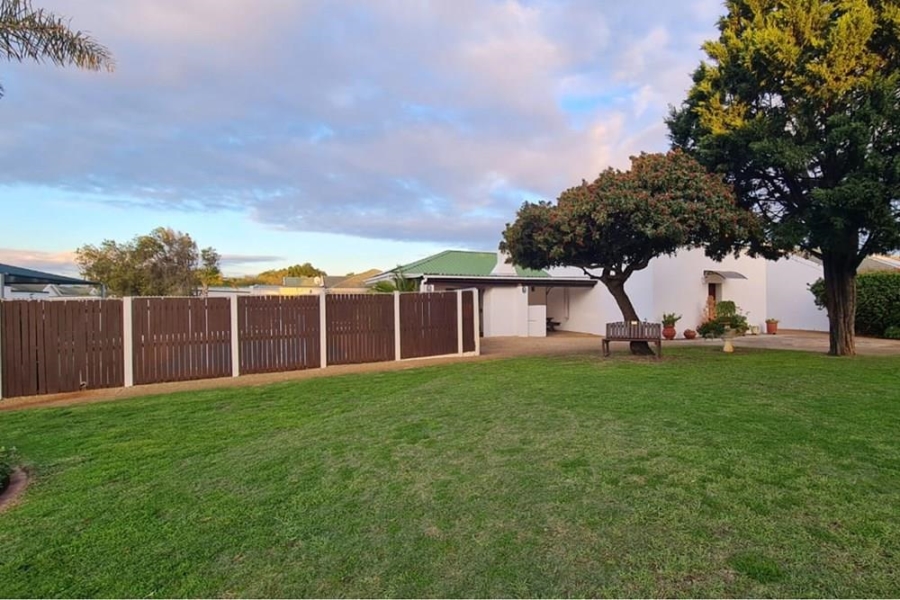 1 Bedroom Property for Sale in Winelands Western Cape